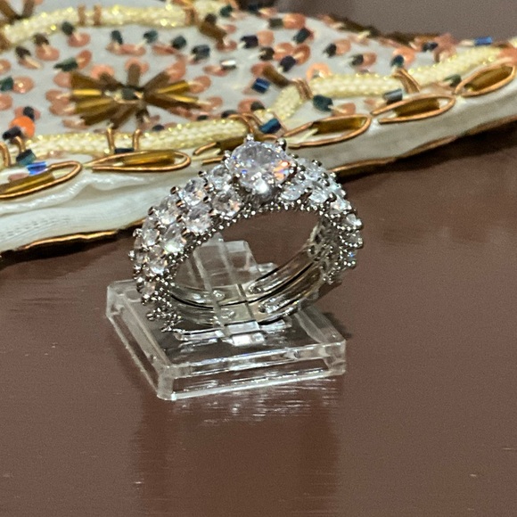 Elegant Silver Diamond Ring Set - Picture 10 of 14